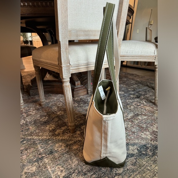 L.L. bean boat and tote medium long ANTIQUE OLIVE with zipper - Picture 8 of 8